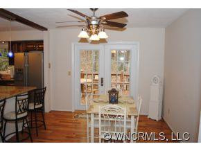 225 Tampa Circle - Photo 3