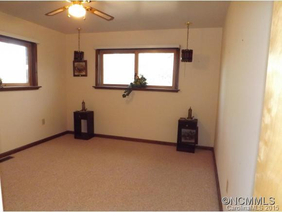 9295 White Oak Road - Photo 16