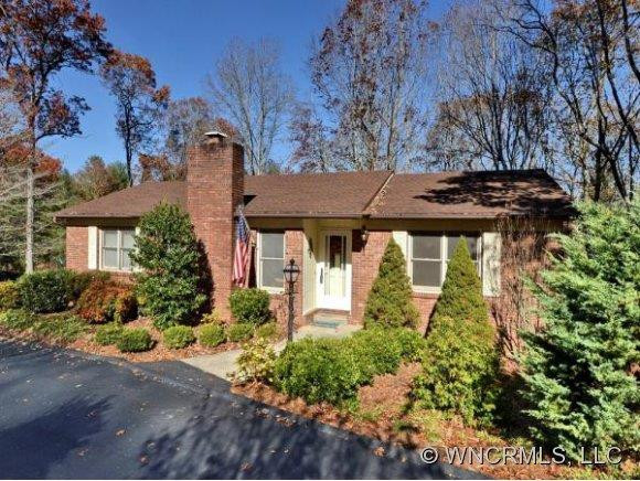 404 DEERHAVEN LANE