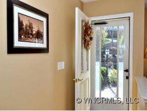 404 DEERHAVEN LANE - Photo 2
