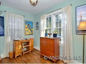 1619 Kensington Road - Photo 10