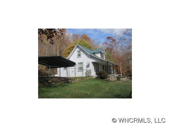 827 Green Creek Rd