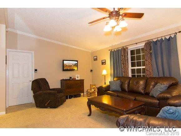 116 Hampton Drive - Photo 4