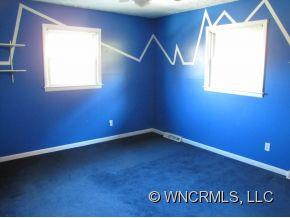 2325 Valencia - Photo 11