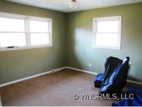 2325 Valencia - Photo 8