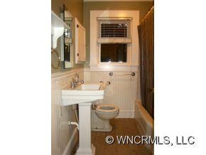 1011 Brooklyn Avenue - Photo 7