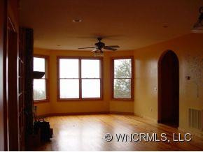 530 FAIRVIEW FOREST DRIVE - Photo 3