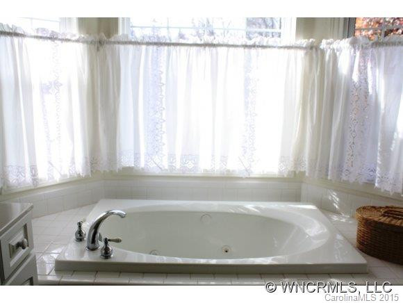 661 Crescent - Photo 15