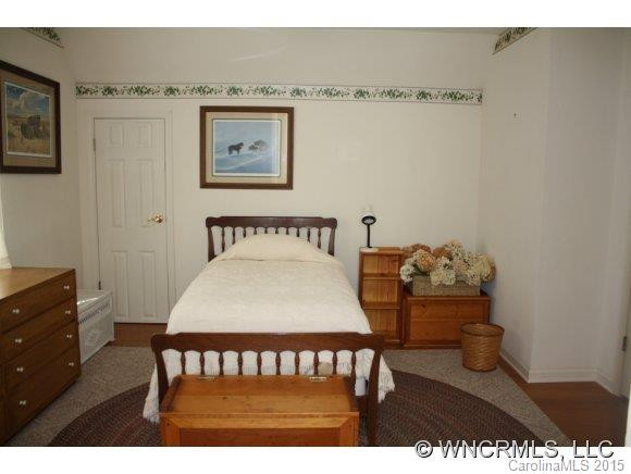 661 Crescent - Photo 16