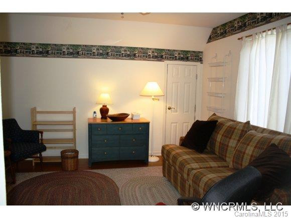 661 Crescent - Photo 17