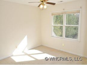 8 Williamsburg Place - Photo 16