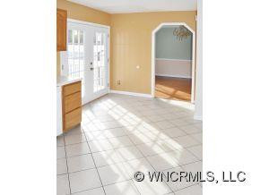 8 Williamsburg Place - Photo 8