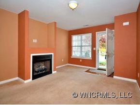 374 WILTSHIRE CIRCLE - Photo 2