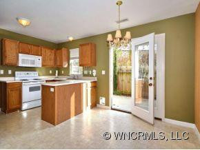 374 WILTSHIRE CIRCLE - Photo 3