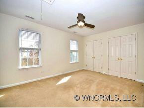 374 WILTSHIRE CIRCLE - Photo 5