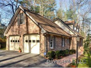 101 Larchmont - Photo 2