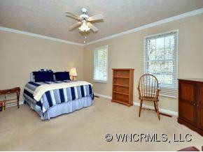101 Larchmont - Photo 11