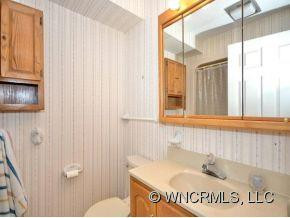 101 Larchmont - Photo 17