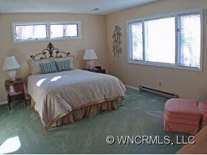 240 Gawanv Court - Photo 13