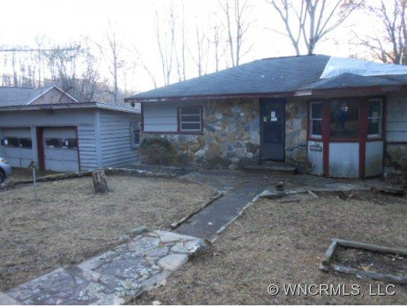 18 Oak Dr