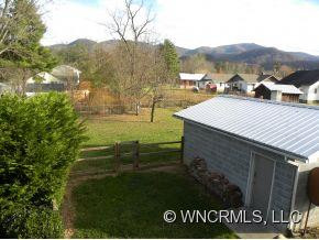 695 CAMELOT DRIVE - Photo 9