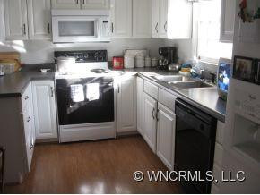 104 Lyndon Lane - Photo 8