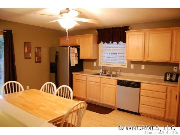 175 Moody Avenue - Photo 2