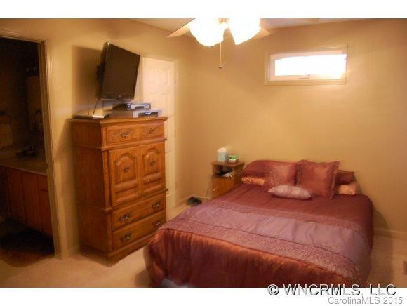 175 Moody Avenue - Photo 13