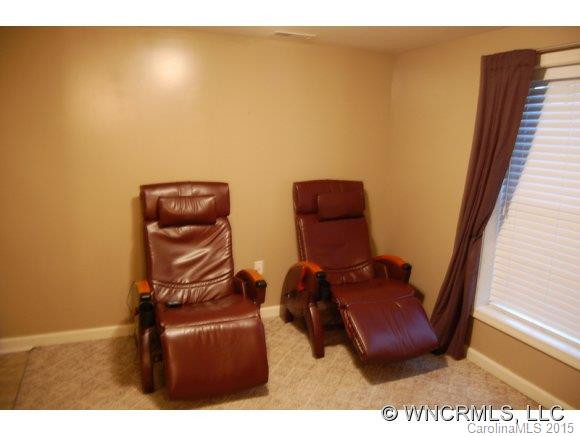 175 Moody Avenue - Photo 17