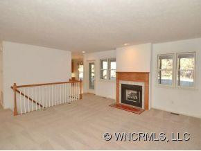3146 LAUREL PARK HWY - Photo 4