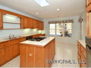 3146 LAUREL PARK HWY - Photo 6