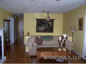 111 Maple Ridge Drive - Photo 4