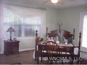 111 Maple Ridge Drive - Photo 8