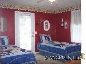 111 Maple Ridge Drive - Photo 10