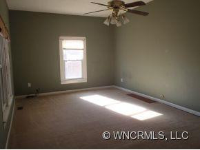 186 Callahan St - Photo 5