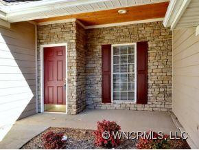 880 West Pointe Drive - Photo 2