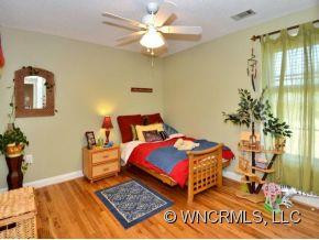880 West Pointe Drive - Photo 13