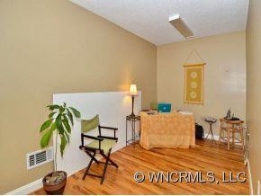 880 West Pointe Drive - Photo 16