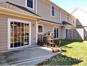 880 West Pointe Drive - Photo 3