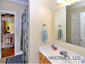 880 West Pointe Drive - Photo 10