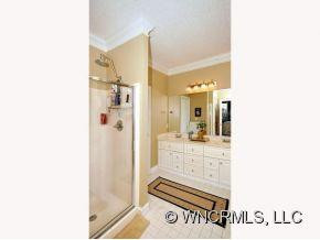 215 GREEN MEADOWS LANE - Photo 13