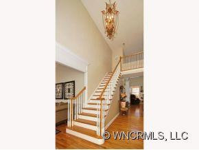 215 GREEN MEADOWS LANE - Photo 5