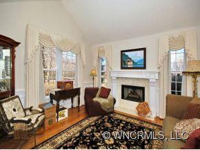 215 GREEN MEADOWS LANE - Photo 6