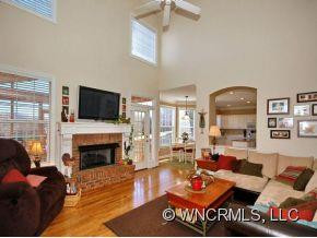 215 GREEN MEADOWS LANE - Photo 8