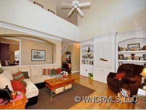 215 GREEN MEADOWS LANE - Photo 9