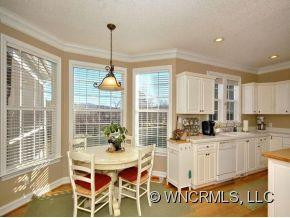 215 GREEN MEADOWS LANE - Photo 10