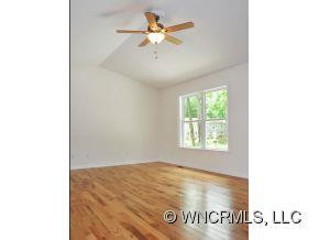 104 Iris Street - Photo 6