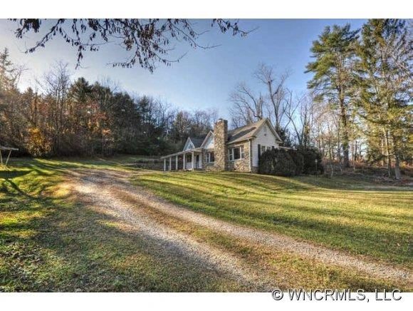 15 Wolfe Cove Road
