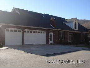 1111 ROCK HOUSE CREEK RD - Photo 2