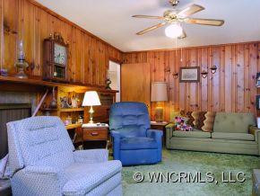 222 Wilson Ave - Photo 2